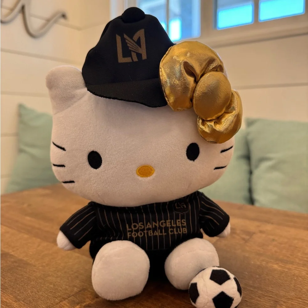 2025 Hello Kitty LAFC Plush - Picture 2 of 3